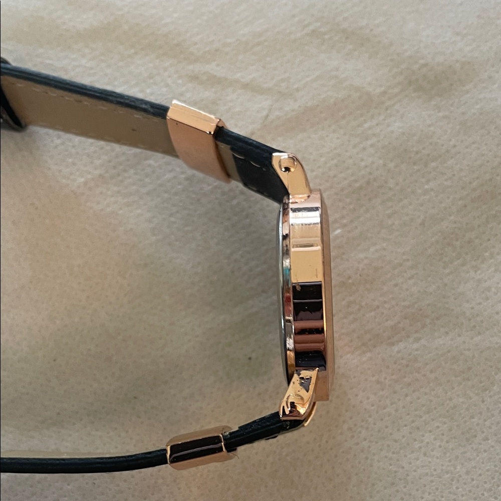 Minnie Mouse Black and Gold Watch - Picture 7 of 8